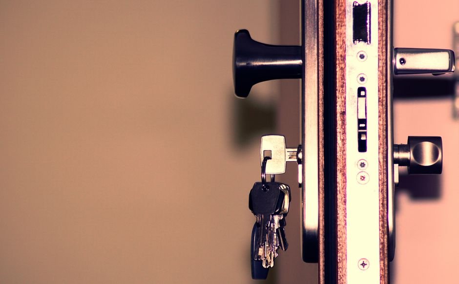 motel door key